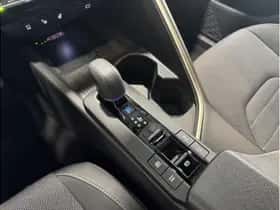 Toyota C-HR (2024) thumbnail 18