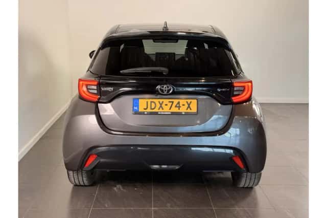 Toyota Yaris (2024) thumbnail 5
