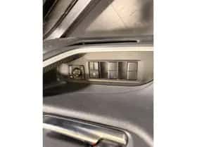 Toyota RAV4 (2021) thumbnail 11