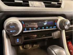 Toyota RAV4 (2021) thumbnail 19