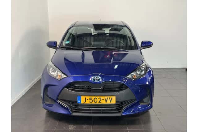 Toyota Yaris (2020) thumbnail 3