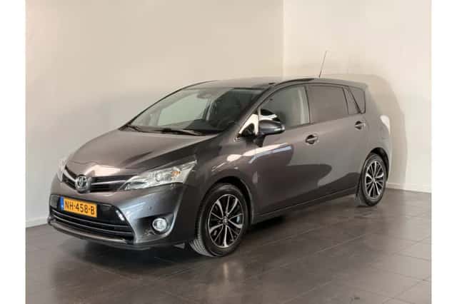 Toyota Verso (2017) thumbnail 1