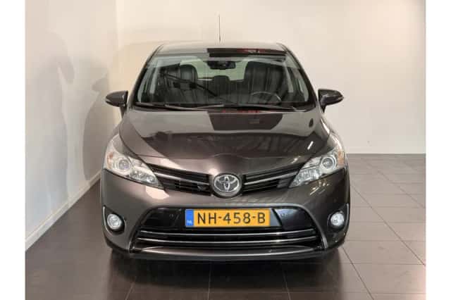 Toyota Verso (2017) thumbnail 3
