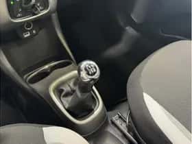 Toyota Aygo (2016) thumbnail 17