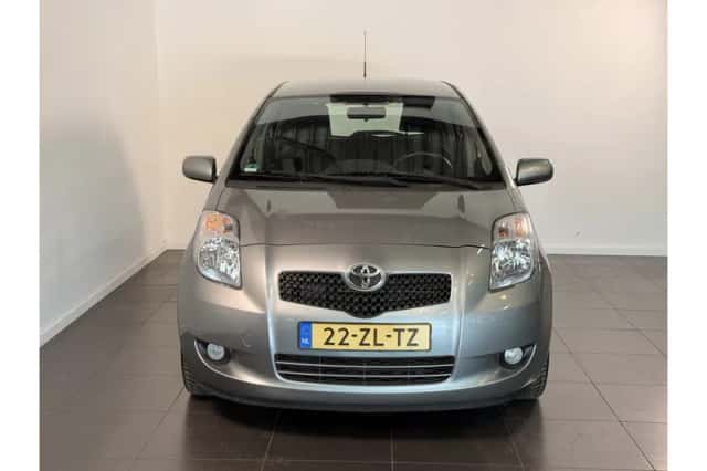 Toyota Yaris (2008) thumbnail 4