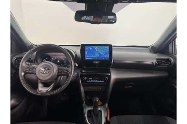 Toyota Yaris Cross (2023) thumbnail 2