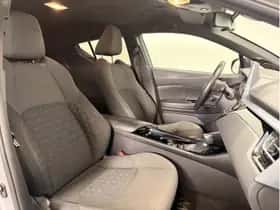 Toyota C-HR (2020) thumbnail 11