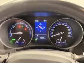 Toyota C-HR (2020) thumbnail 16
