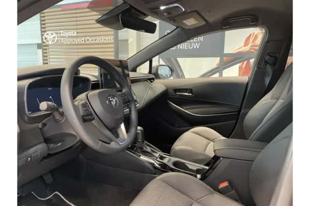 Toyota Corolla (2025) thumbnail 6