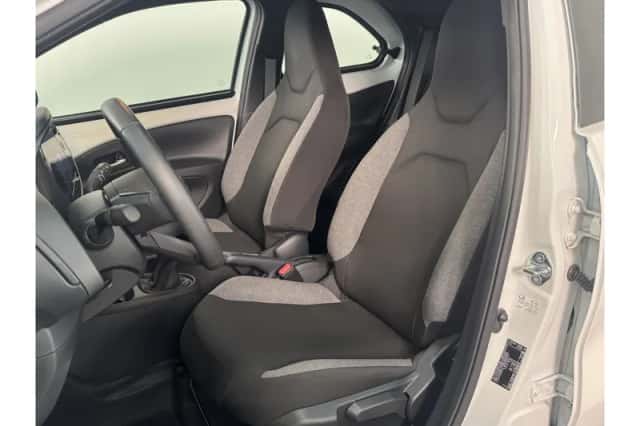 Toyota Aygo X (2025) thumbnail 2