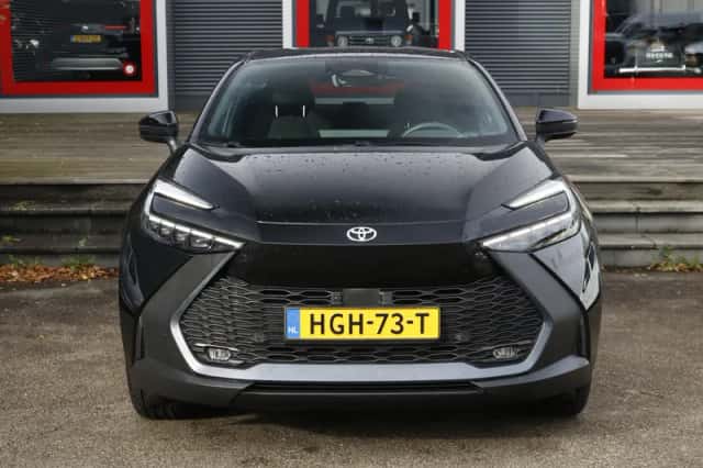 Toyota C-HR (2025) thumbnail 5