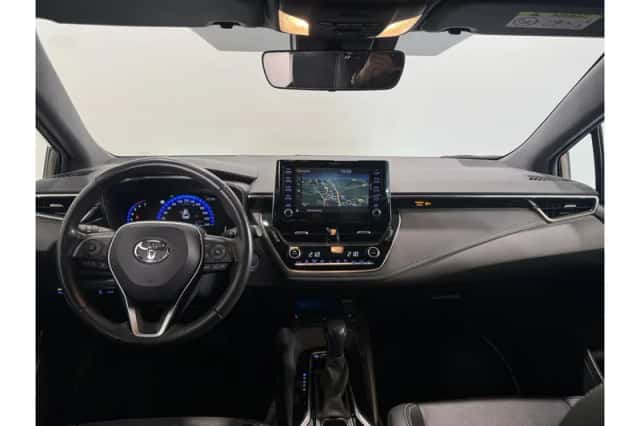 Toyota Corolla (2021) thumbnail 2