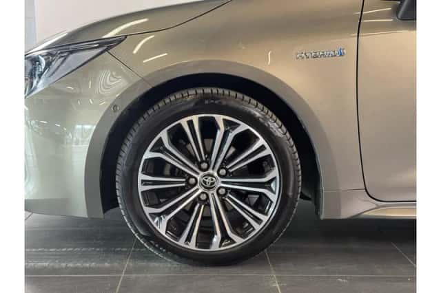 Toyota Corolla (2021) thumbnail 4