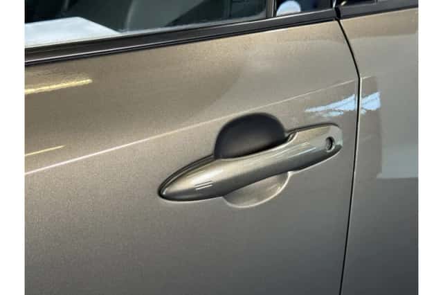 Toyota Corolla (2021) thumbnail 5