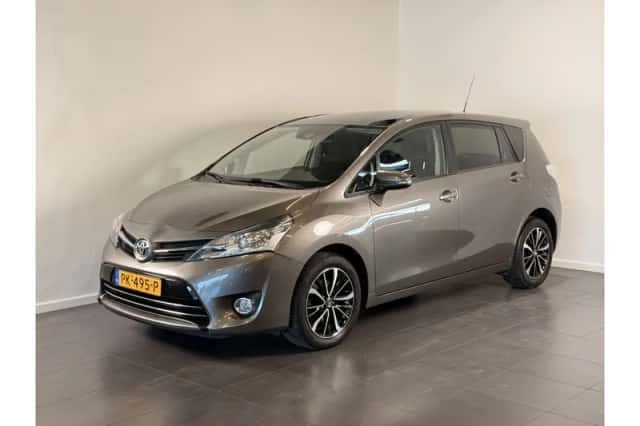 Toyota Verso (2017) thumbnail 1