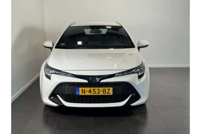 Toyota Corolla (2021) thumbnail 3