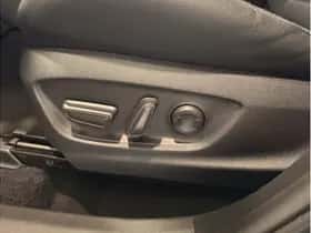 Toyota C-HR (2025) thumbnail 11
