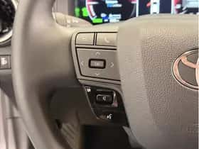 Toyota C-HR (2025) thumbnail 16