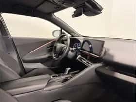 Toyota C-HR (2025) thumbnail 9