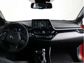 Toyota C-HR (2020) thumbnail 2