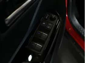 Toyota C-HR (2020) thumbnail 10
