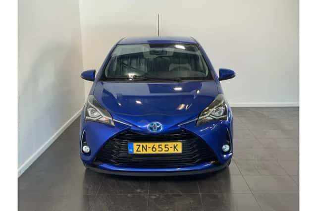 Toyota Yaris (2019) thumbnail 3