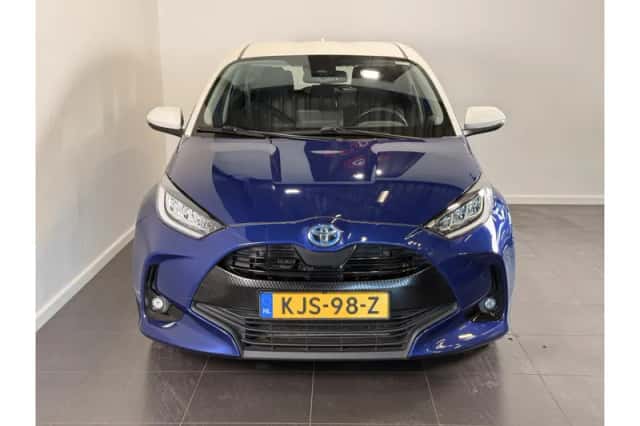 Toyota Yaris (2021) thumbnail 4