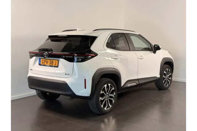 Toyota Yaris Cross (2024) thumbnail 2