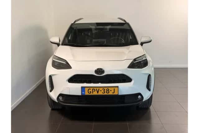 Toyota Yaris Cross (2024) thumbnail 3
