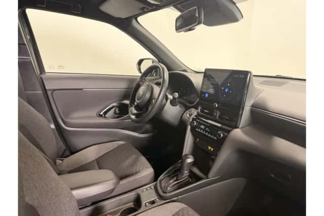 Toyota Yaris (2025) thumbnail 2