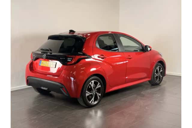 Toyota Yaris (2025) thumbnail 3
