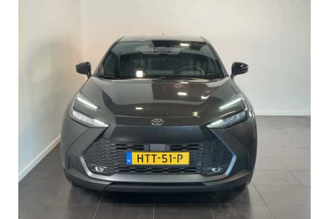 Toyota C-HR (2025) thumbnail 3