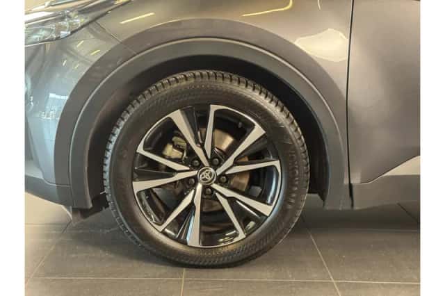 Toyota C-HR (2025) thumbnail 4