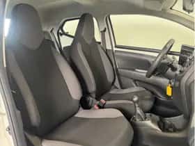 Toyota Aygo (2020) thumbnail 15