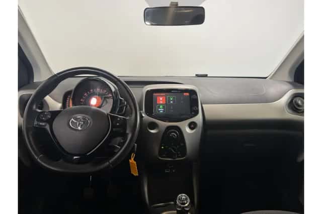 Toyota Aygo (2016) thumbnail 2