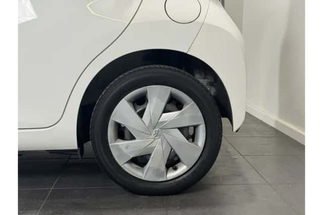 Toyota Aygo (2016) thumbnail 4