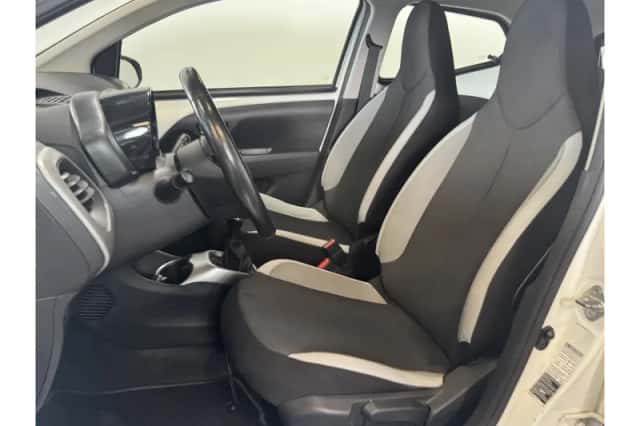 Toyota Aygo (2016) thumbnail 5
