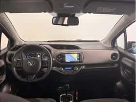 Toyota Yaris (2020) thumbnail 2