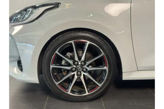 Toyota Yaris (2022) thumbnail 4
