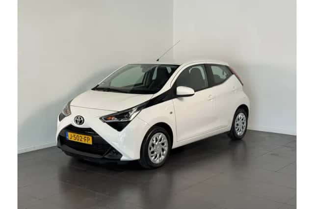 Toyota Aygo (2020) thumbnail 1