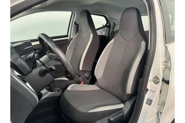 Toyota Aygo (2020) thumbnail 4
