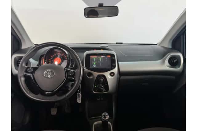 Toyota Aygo (2016) thumbnail 2