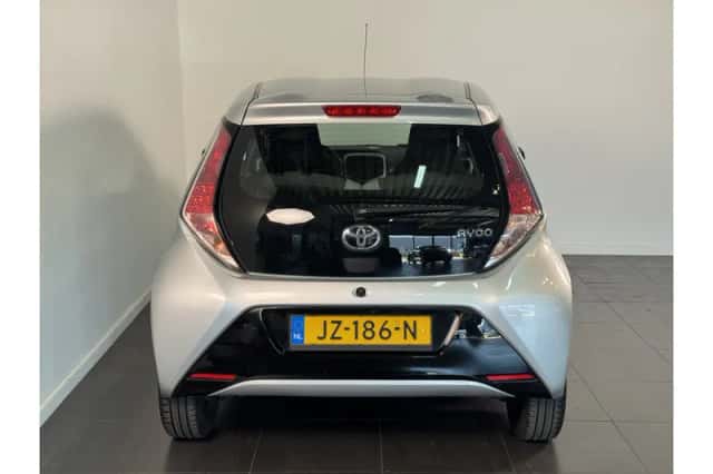 Toyota Aygo (2016) thumbnail 6