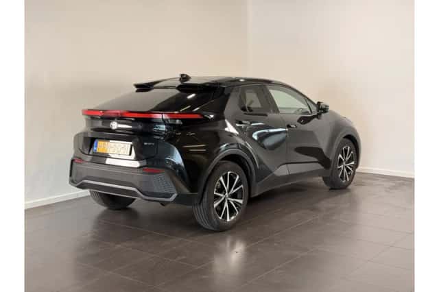 Toyota C-HR (2025) thumbnail 3