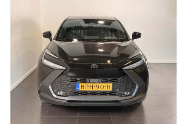 Toyota C-HR (2025) thumbnail 4