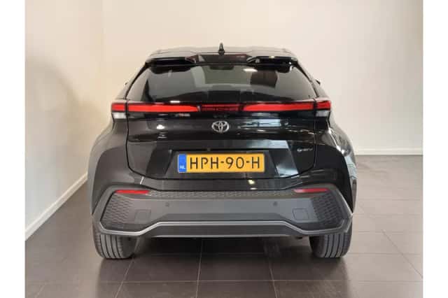 Toyota C-HR (2025) thumbnail 5