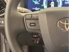 Toyota C-HR (2025) thumbnail 9