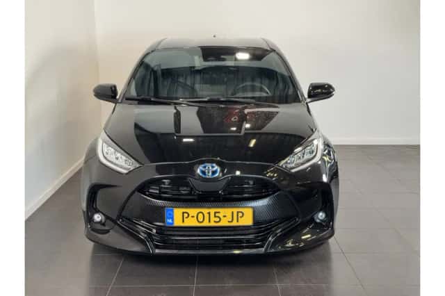 Toyota Yaris (2022) thumbnail 3