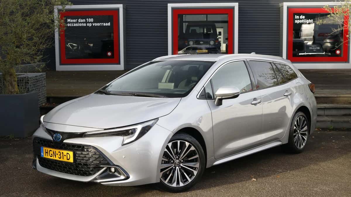 Toyota Corolla (2025) — foto 1
