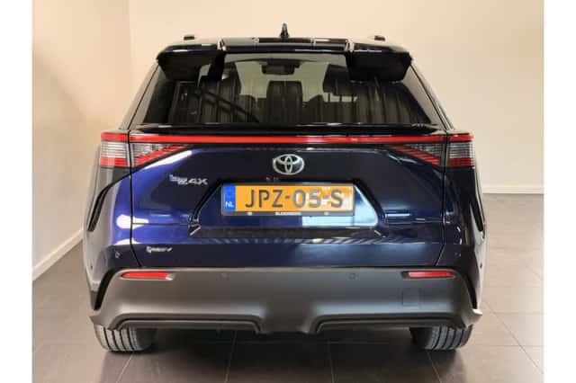 Toyota bZ4X (2026) thumbnail 5